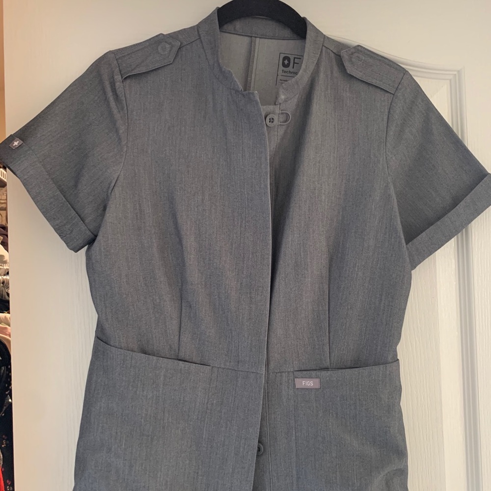 Figs Women’s Lira-Epaulet Camp scrub top.